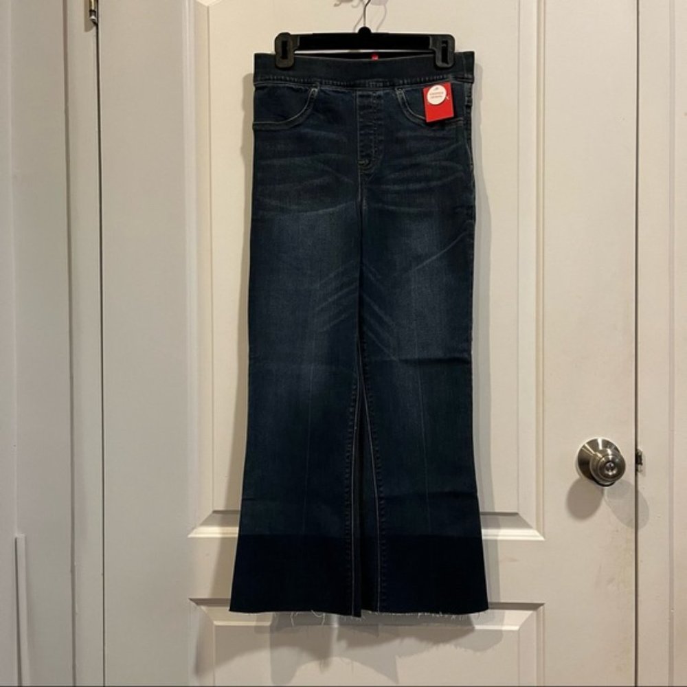 Spanx by Sara Blakey Collection, Cropped Flare Denim Jeans, M - Picture 4 of 5